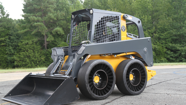 MICHELIN X TWEEL SSL Hard Surface on skid steer